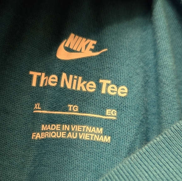 Nike, Women's size XL, Tee, Short Sleeve, Teal, Barely Worn, Good Shape - Picture 3 of 6